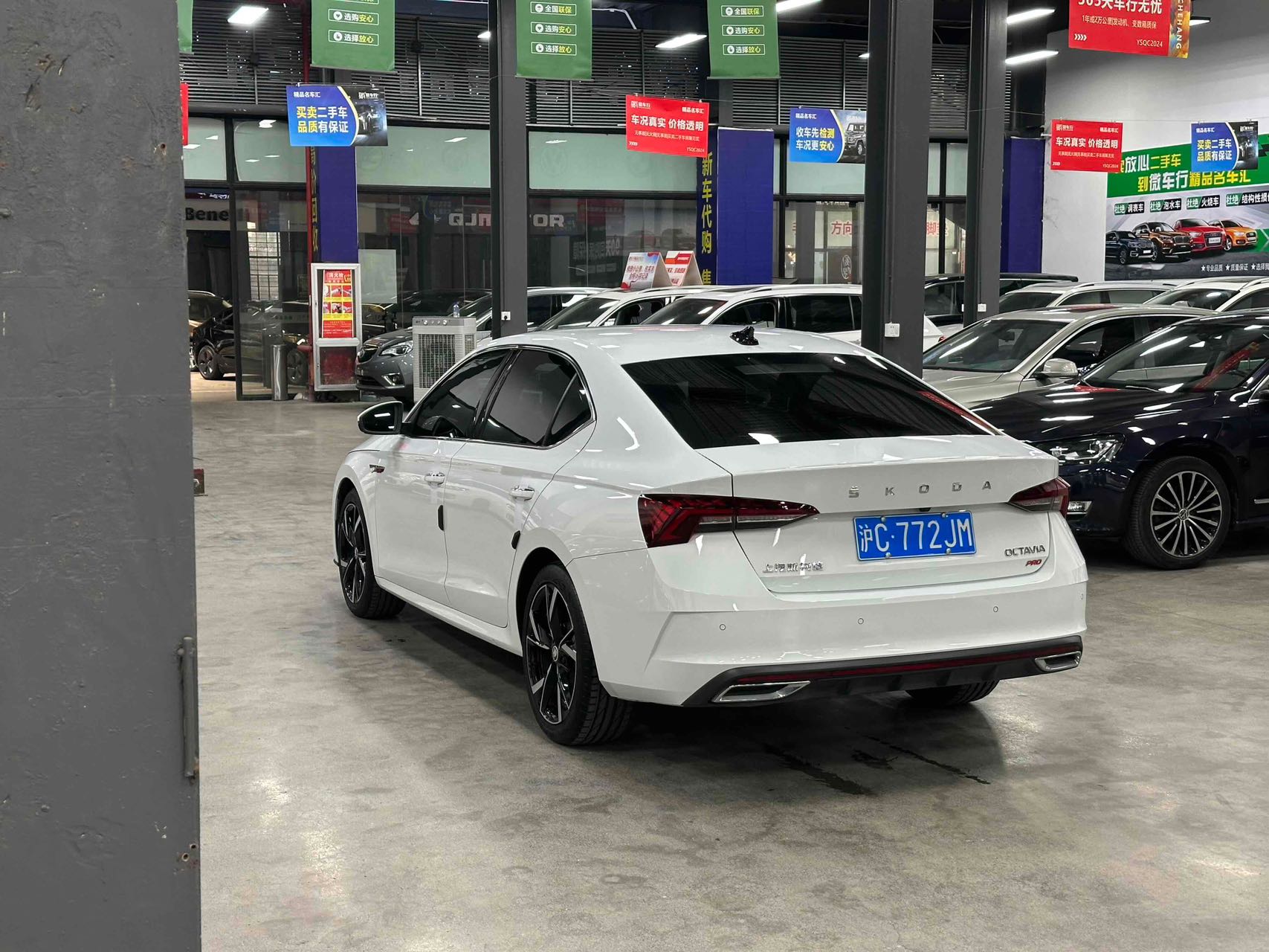 Skoda Octavia 2024 car image #8