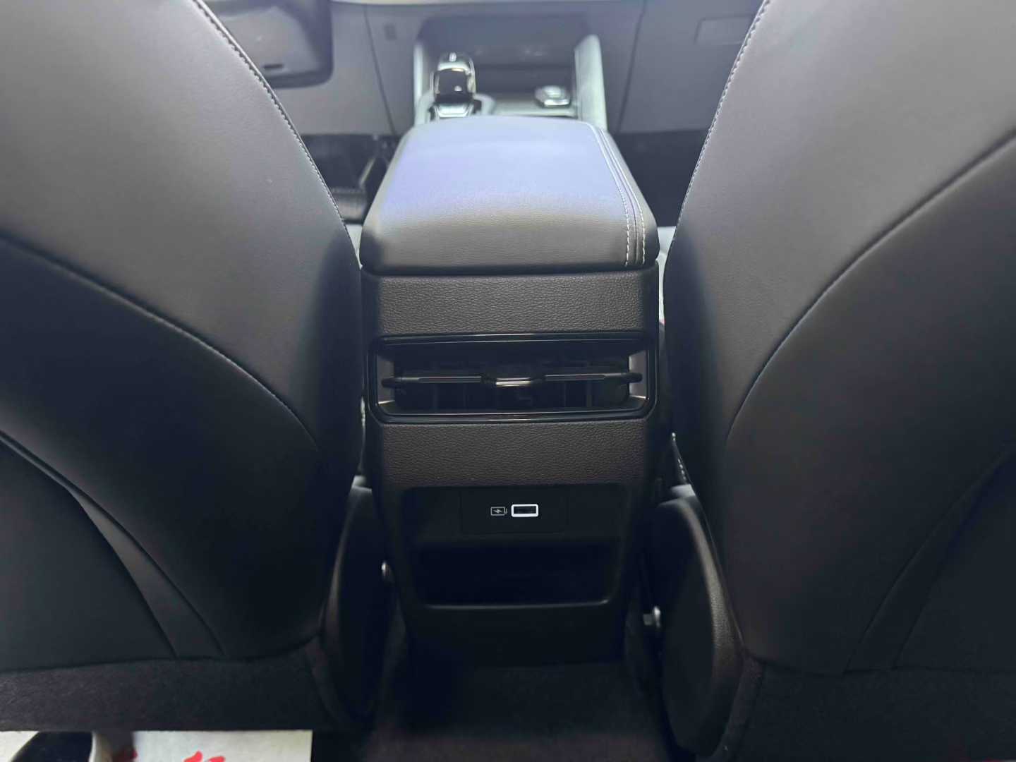 GEELY Binray 2023 #4 GEELY Binray 2023 car image #4