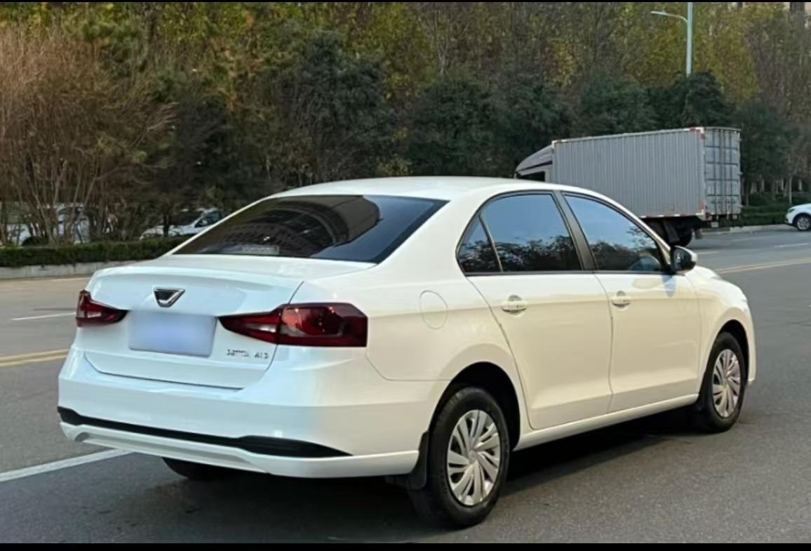 Volkswagen Jetta 2023 immagine di auto #3