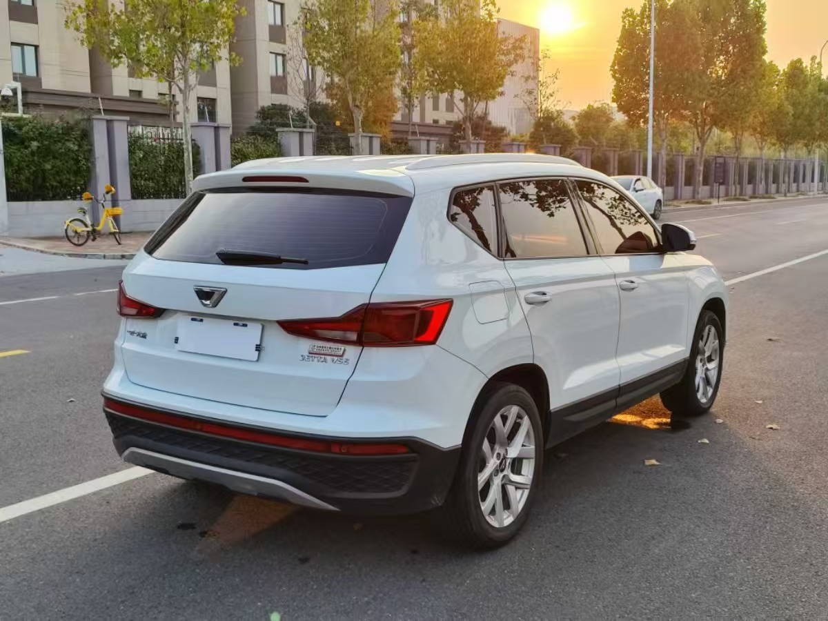 Volkswagen Jetta 2023 immagine di auto #10