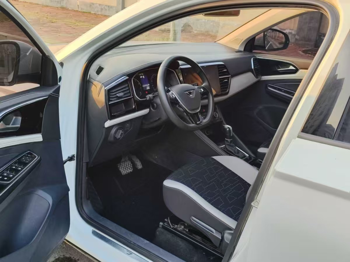 Volkswagen Jetta 2023 immagine di auto #6