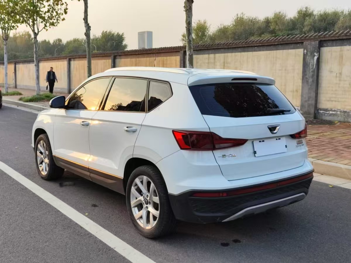 Volkswagen Jetta 2023 immagine di auto #7