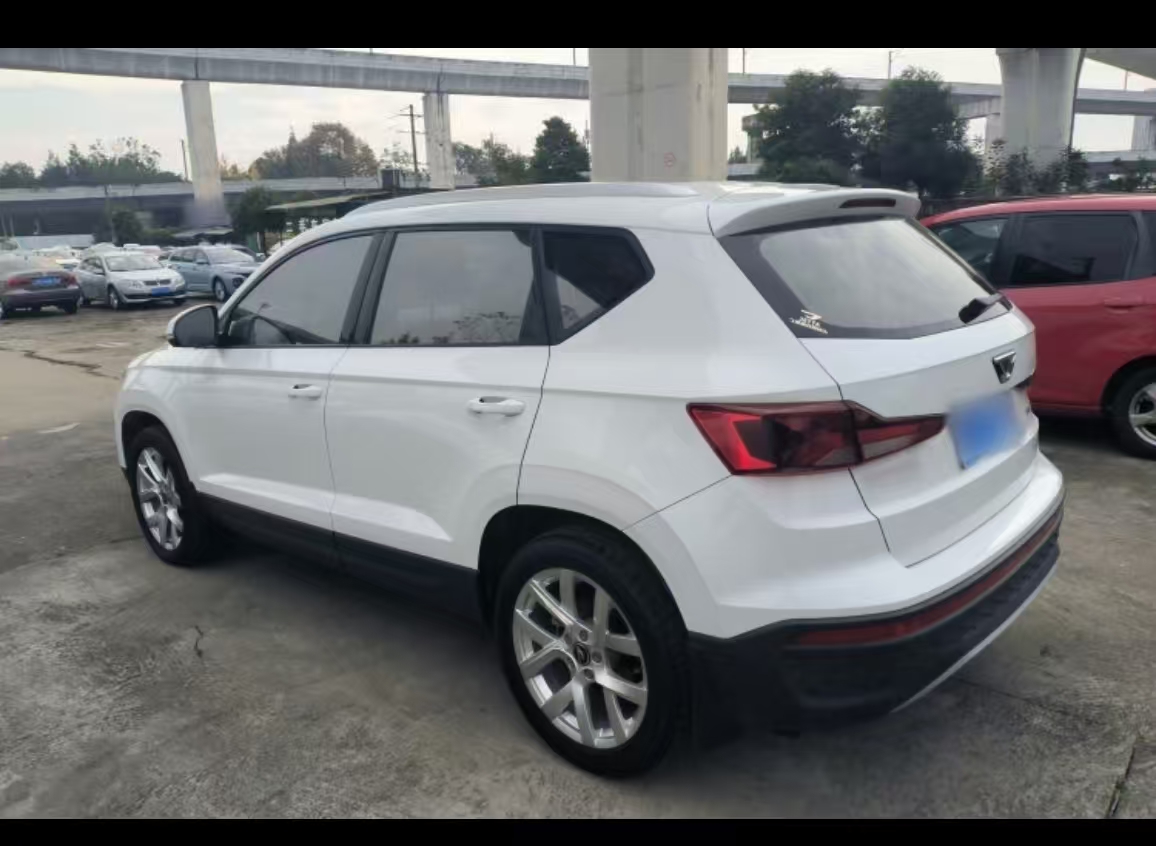 Volkswagen Jetta 2023 immagine di auto #16