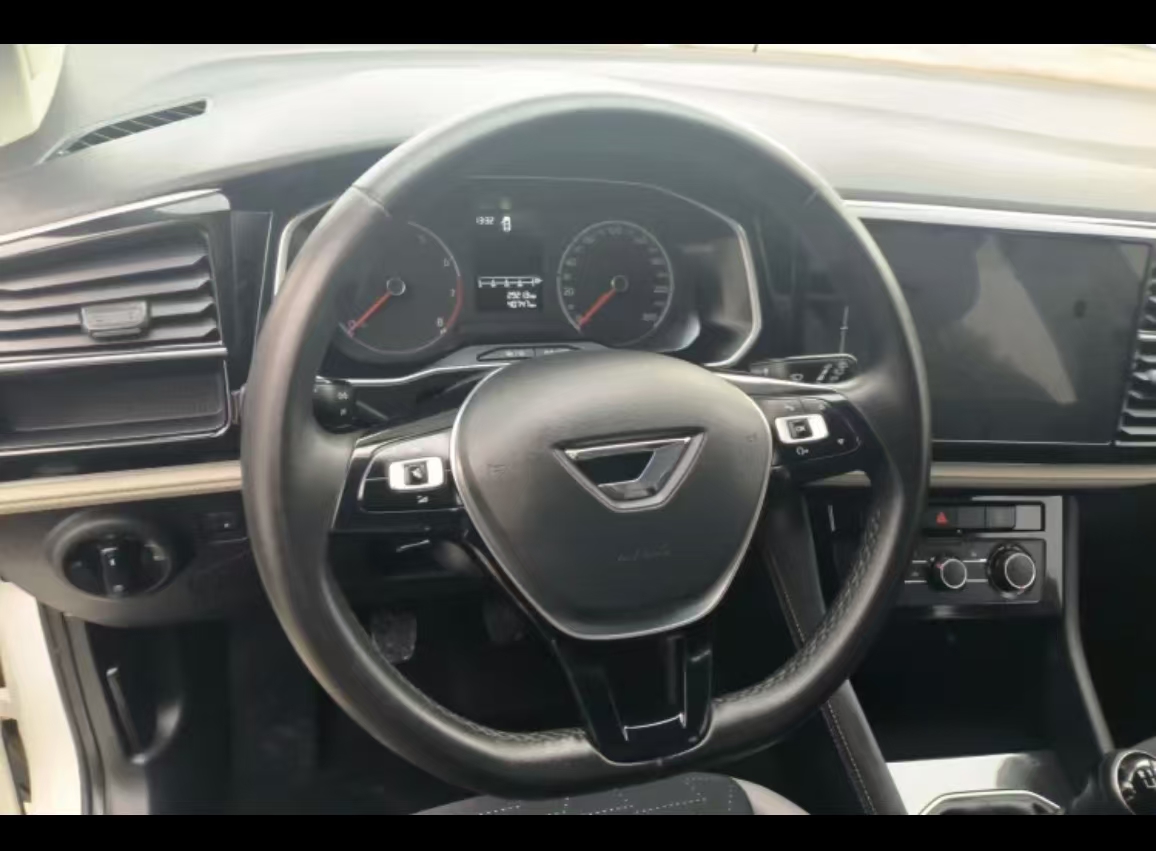 Volkswagen Jetta 2023 immagine di auto #7