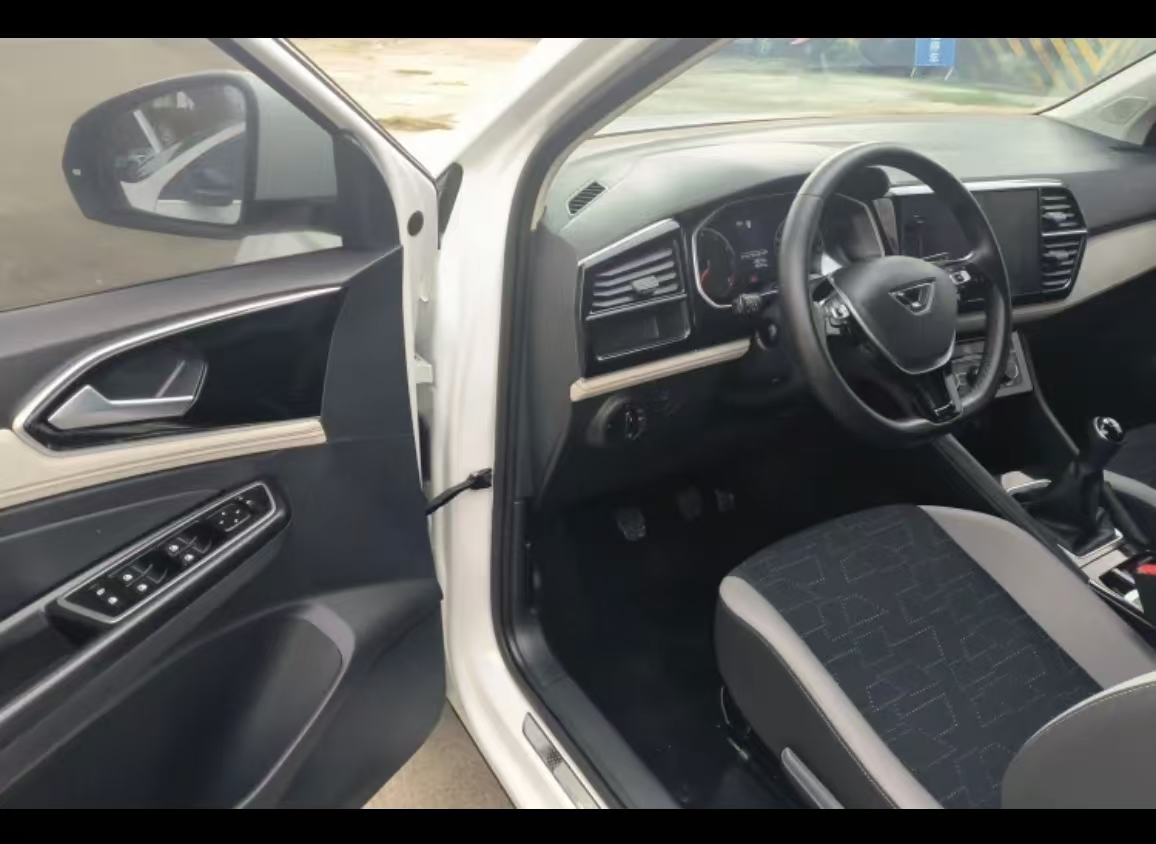 Volkswagen Jetta 2023 immagine di auto #9