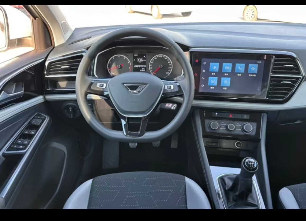 Volkswagen Jetta 2023 immagine di auto #14