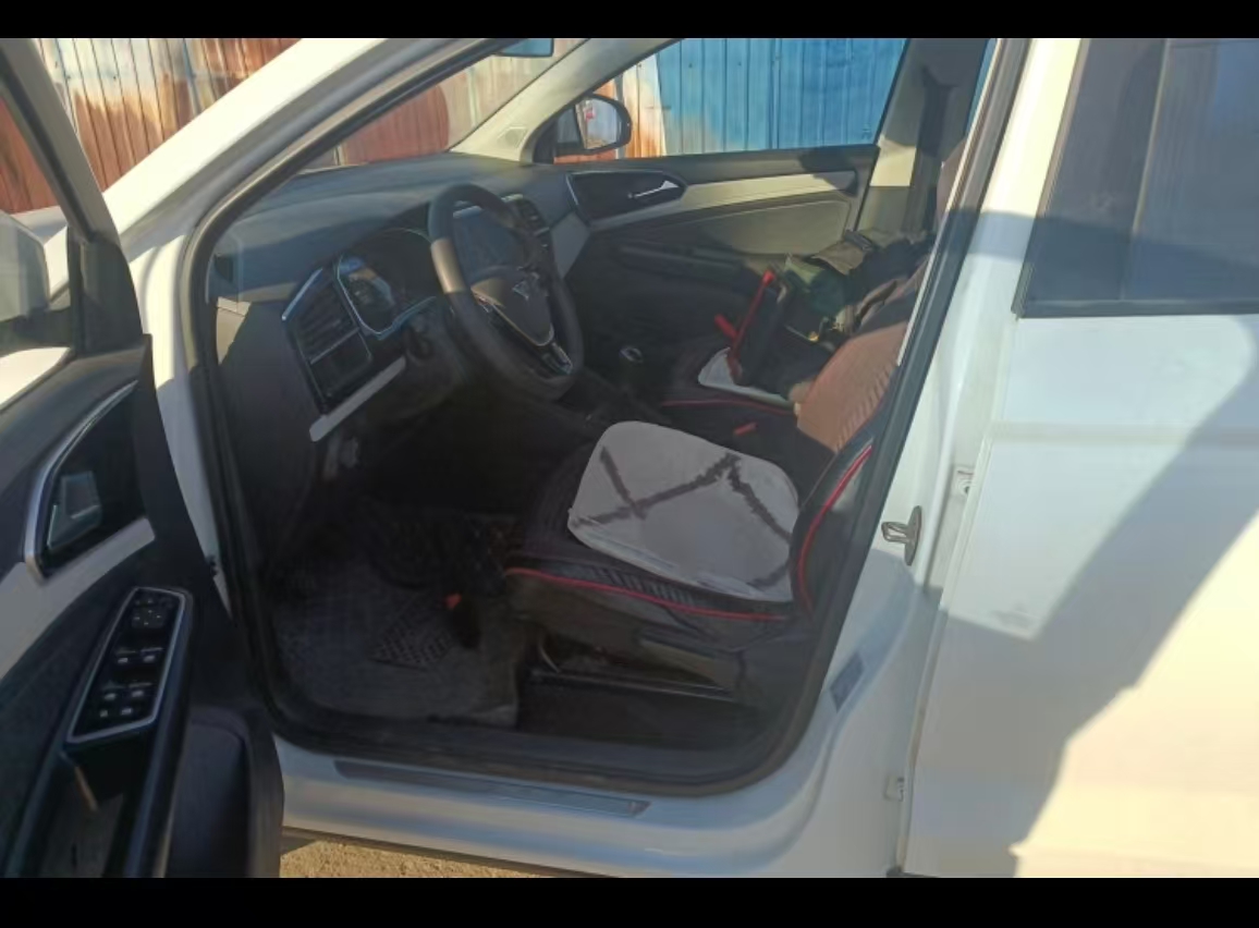 Volkswagen Jetta 2023 immagine di auto #7