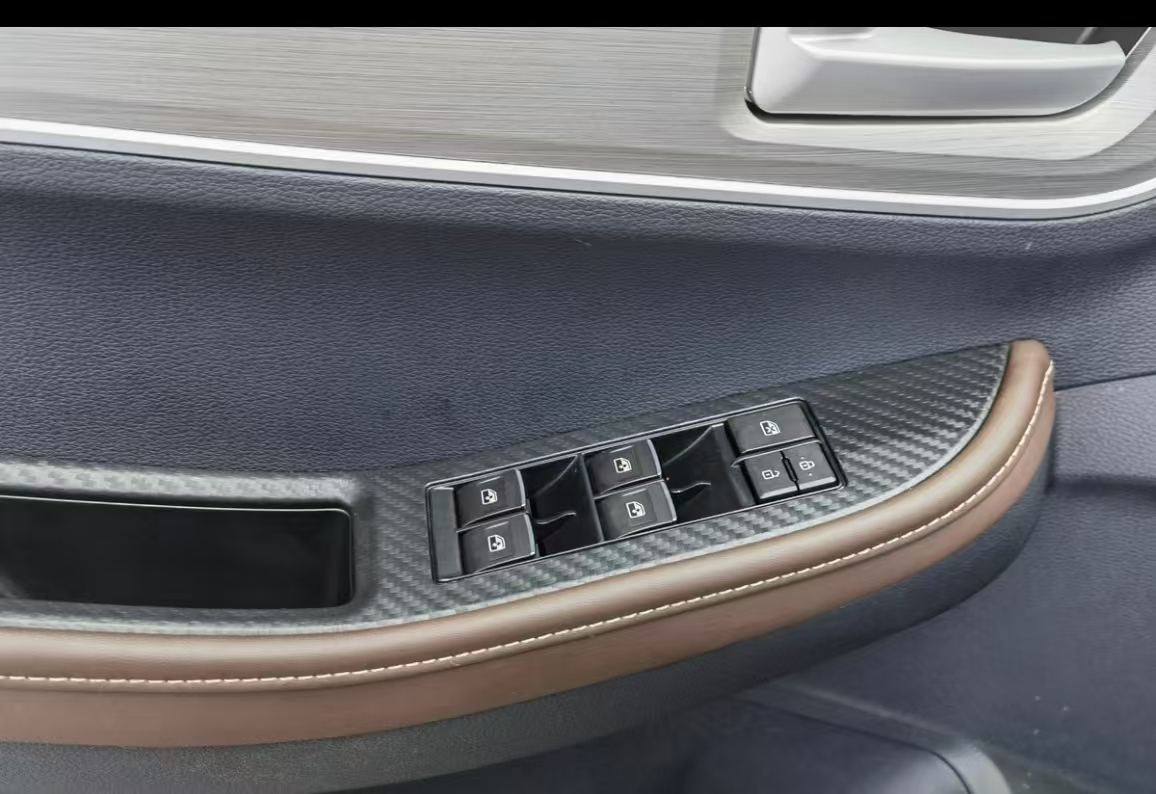 Forthing T5 2023 immagine di auto #12