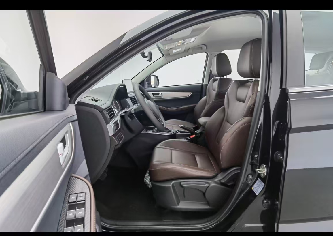 Forthing T5 2023 immagine di auto #5