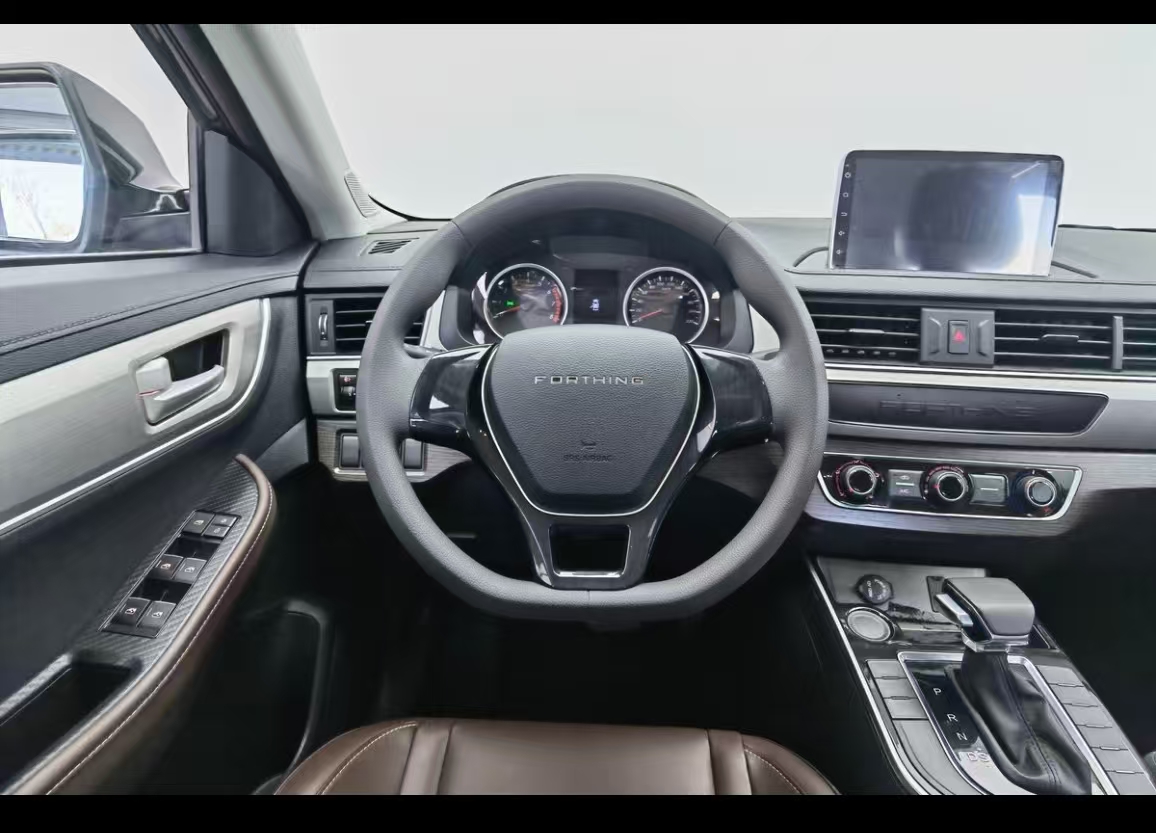 Forthing T5 2023 immagine di auto #16