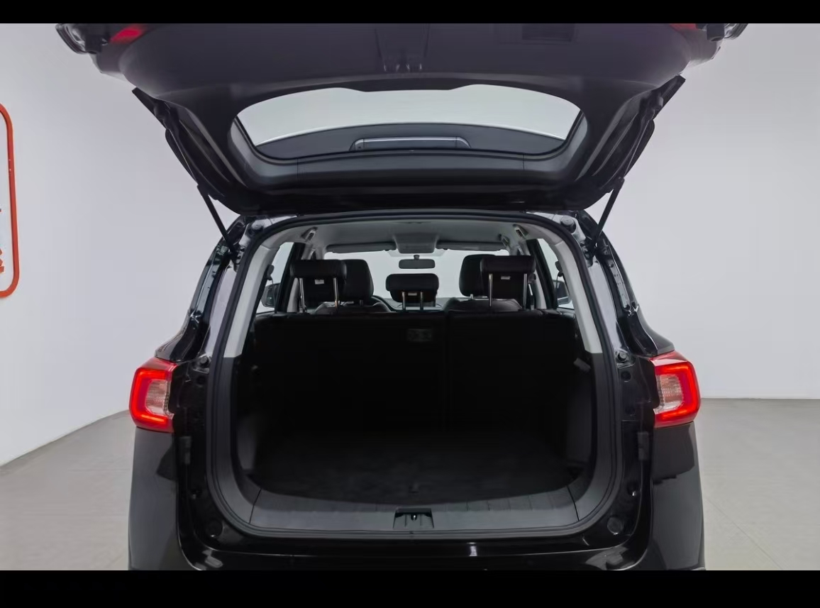 Forthing T5 2023 immagine di auto #4