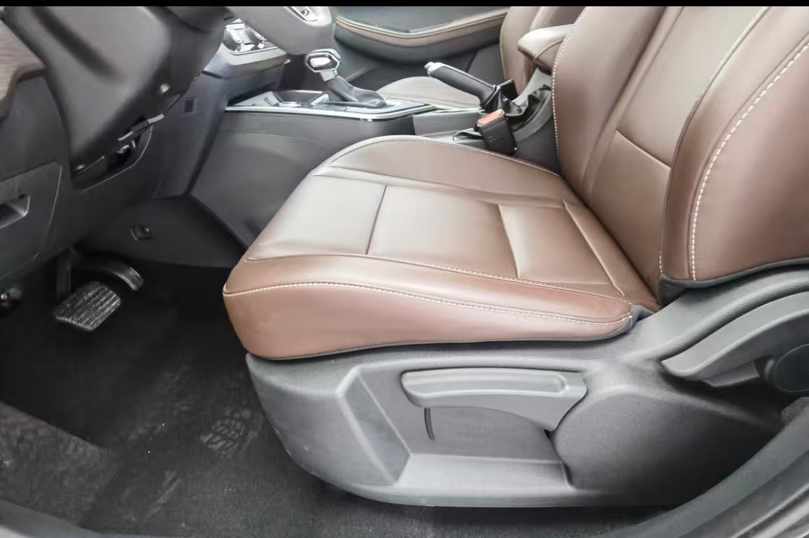 Forthing T5 2023 immagine di auto #8