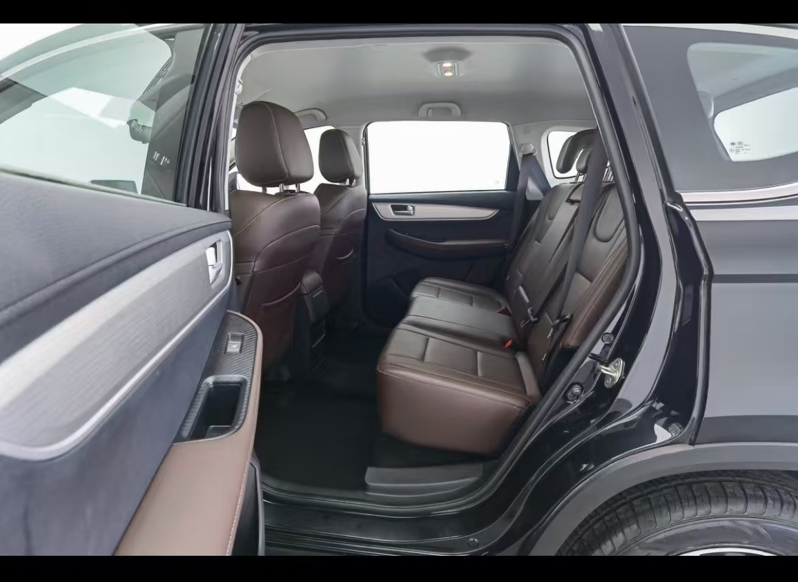 Forthing T5 2023 immagine di auto #17