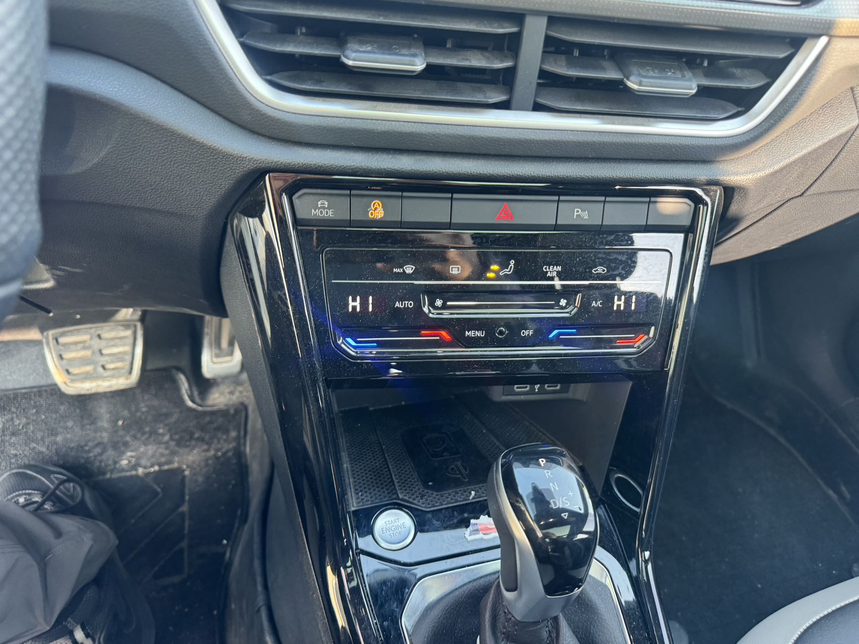 Volkswagen T-Roc 2023 car image #8