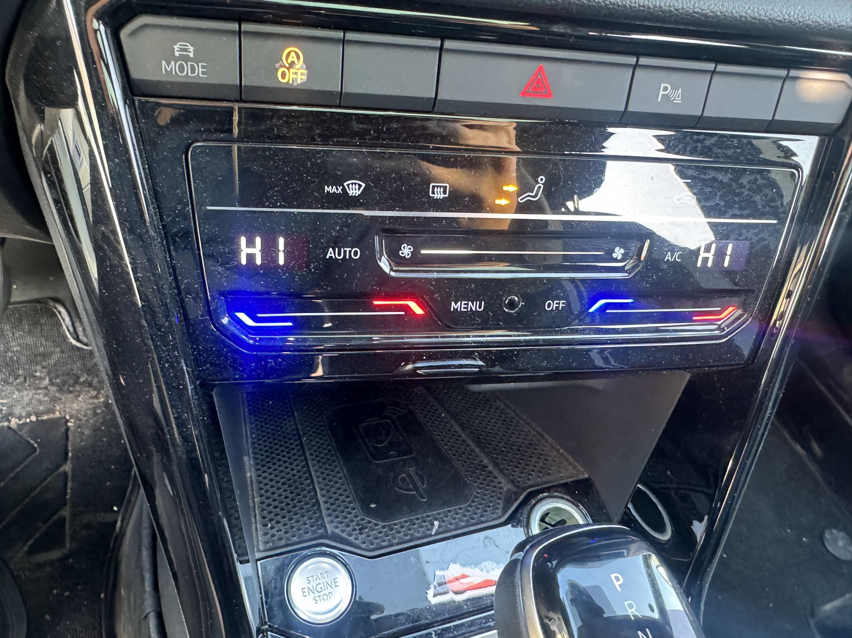 Volkswagen T-Roc 2023 car image #15