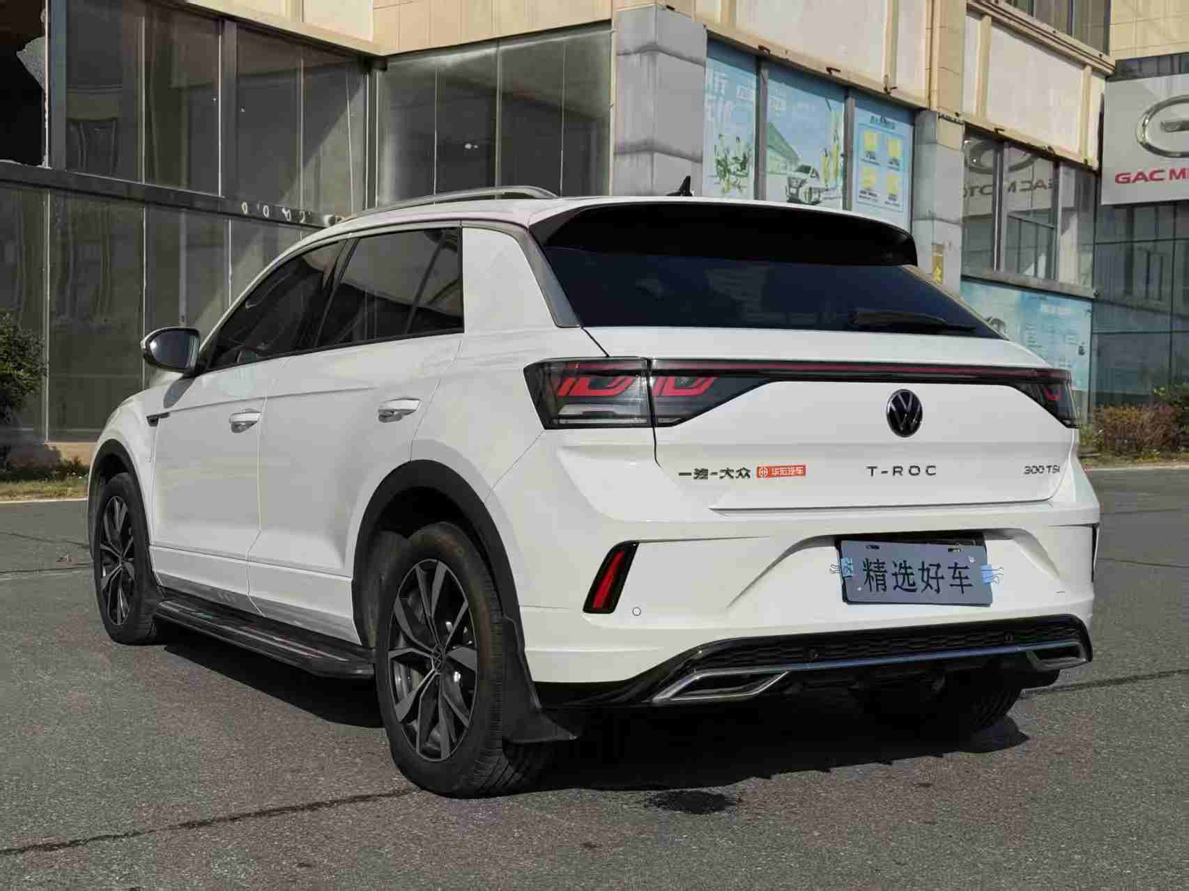 Volkswagen T-Roc 2023 car image #8