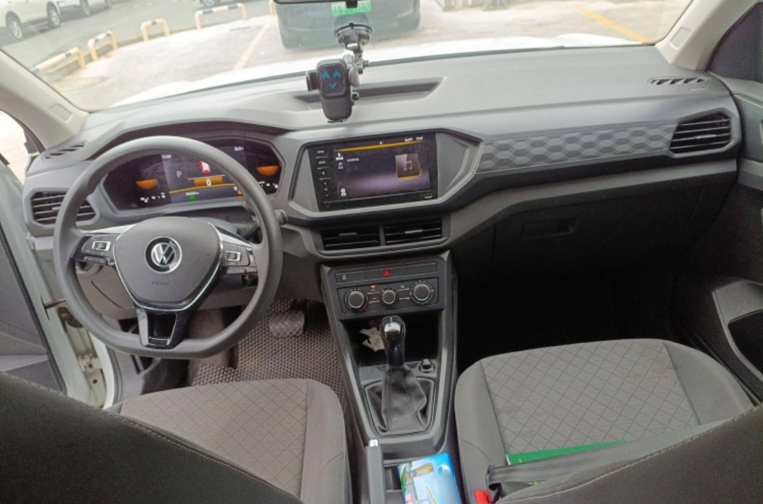 Volkswagen T-Cross 2023 #2 Volkswagen T-Cross 2023 car image #2
