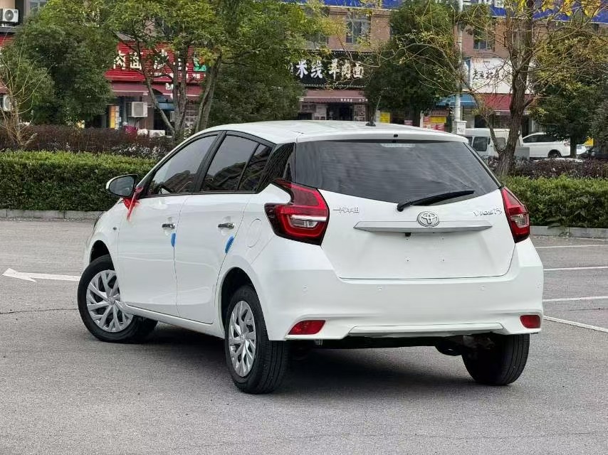 Toyota Vios FS 2023 immagine di auto #7