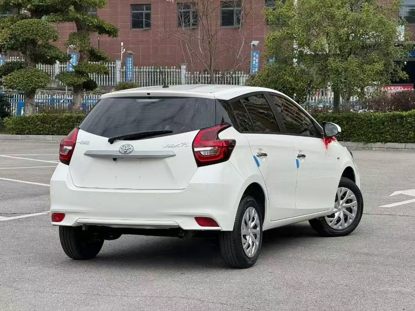 Toyota Vios FS 2023 immagine di auto #8