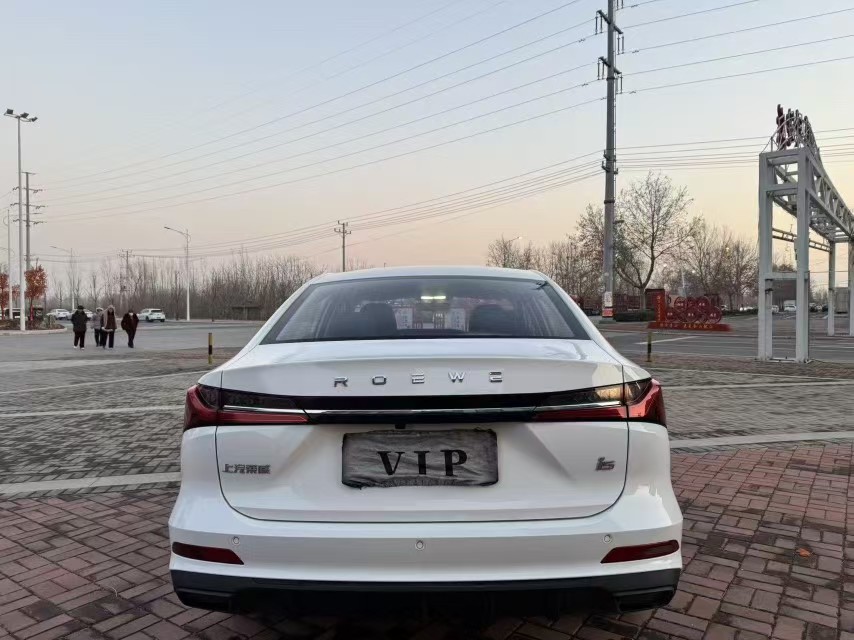 Roewe i5 2025 car image #3