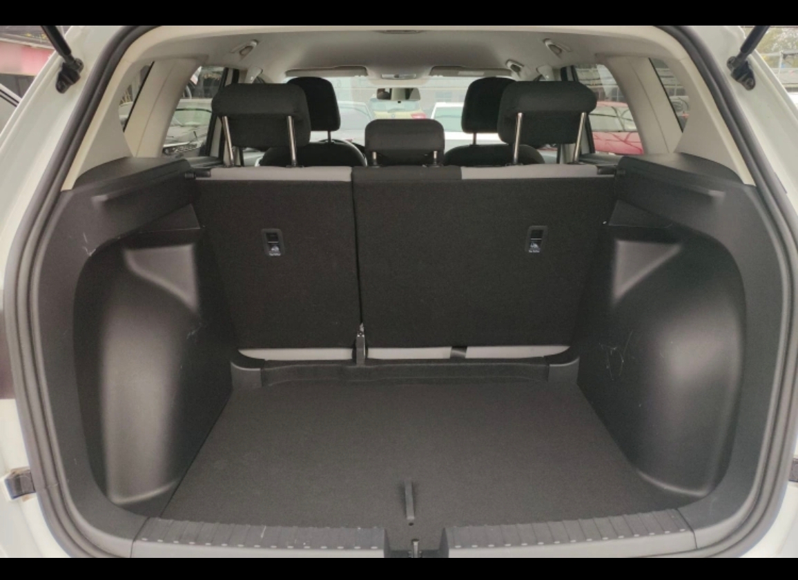 Volkswagen Jetta 2024 image de voiture #11