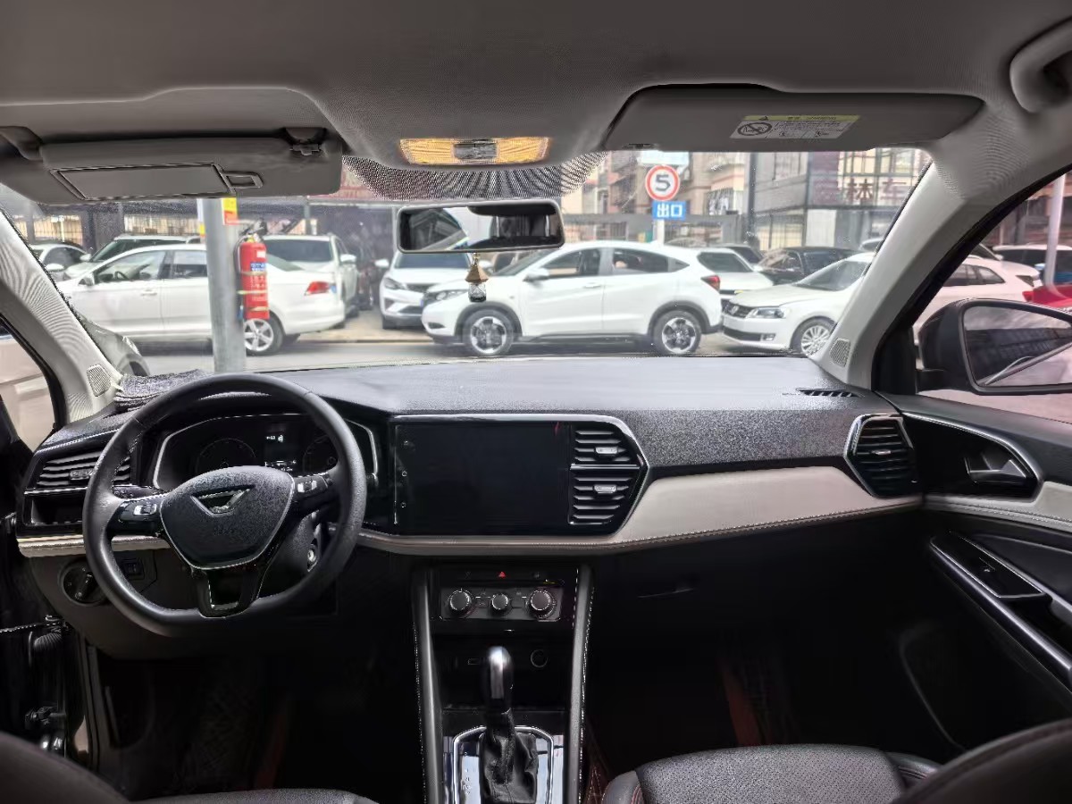 Volkswagen Jetta 2023 immagine di auto #4