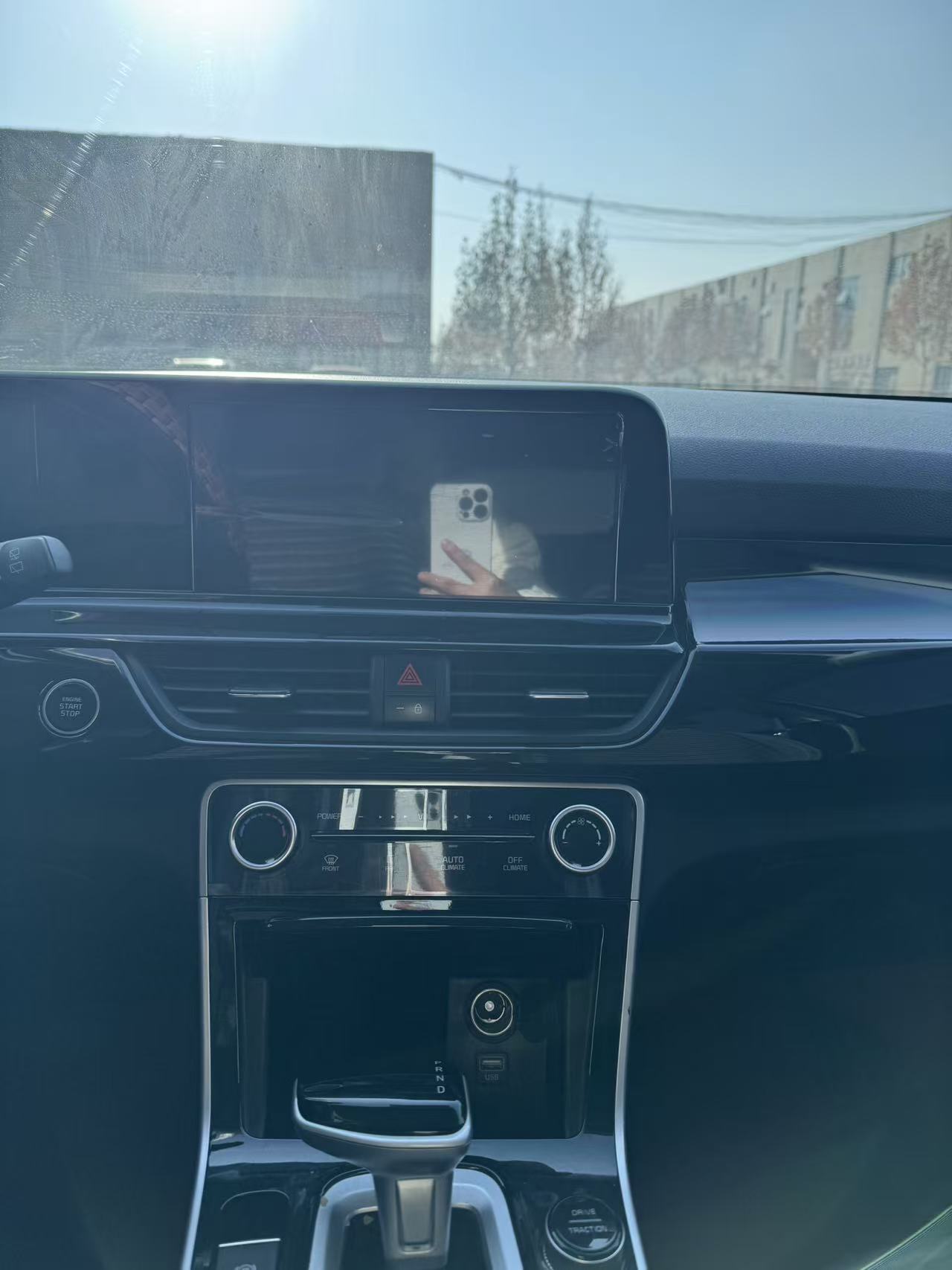 Kia Seltos 2023 car image #2