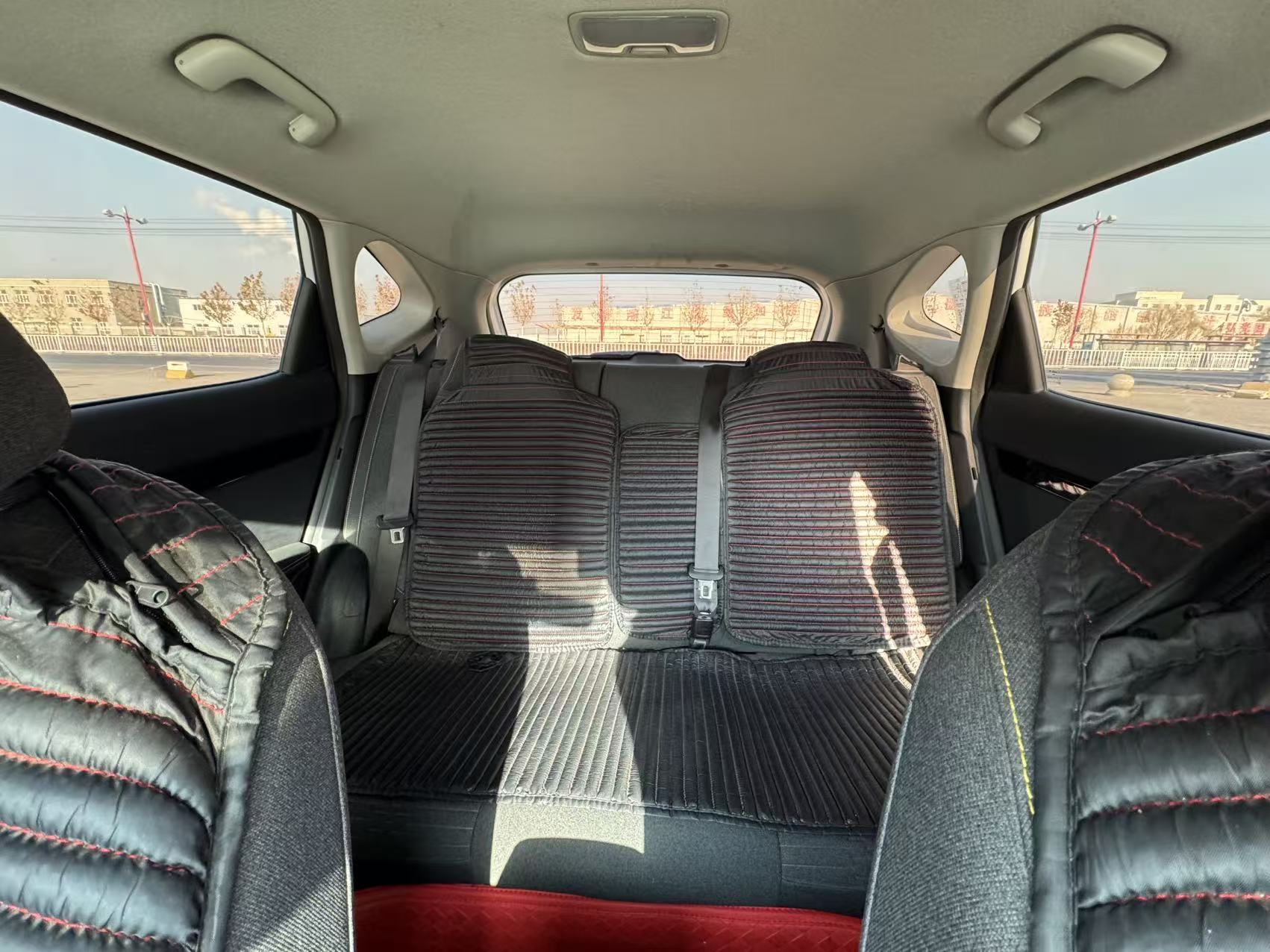 Kia Seltos 2023 car image #6