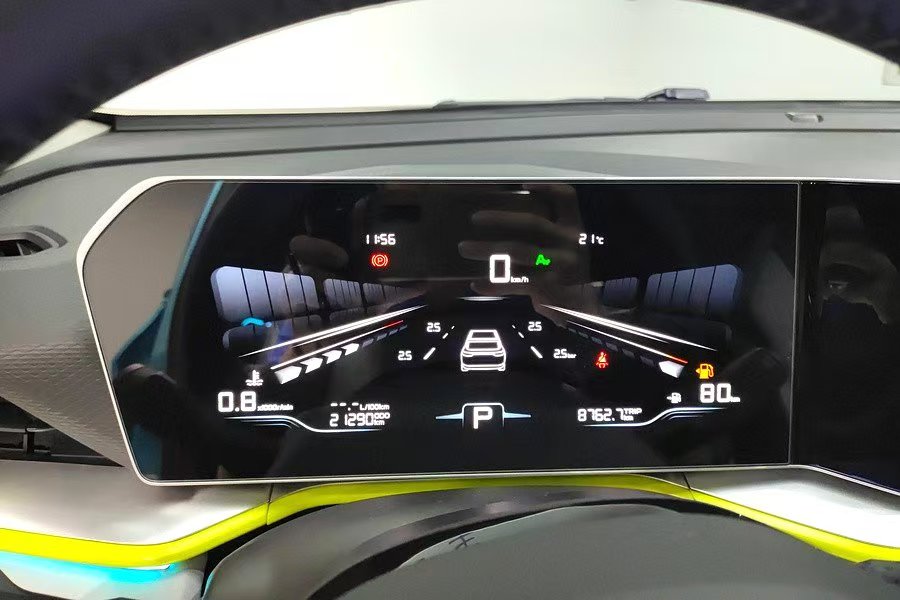GEELY Coolray 2024 car image #2