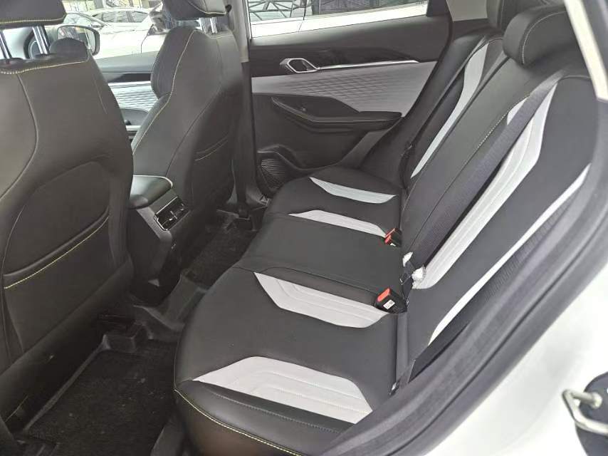 GEELY Coolray 2024 car image #2