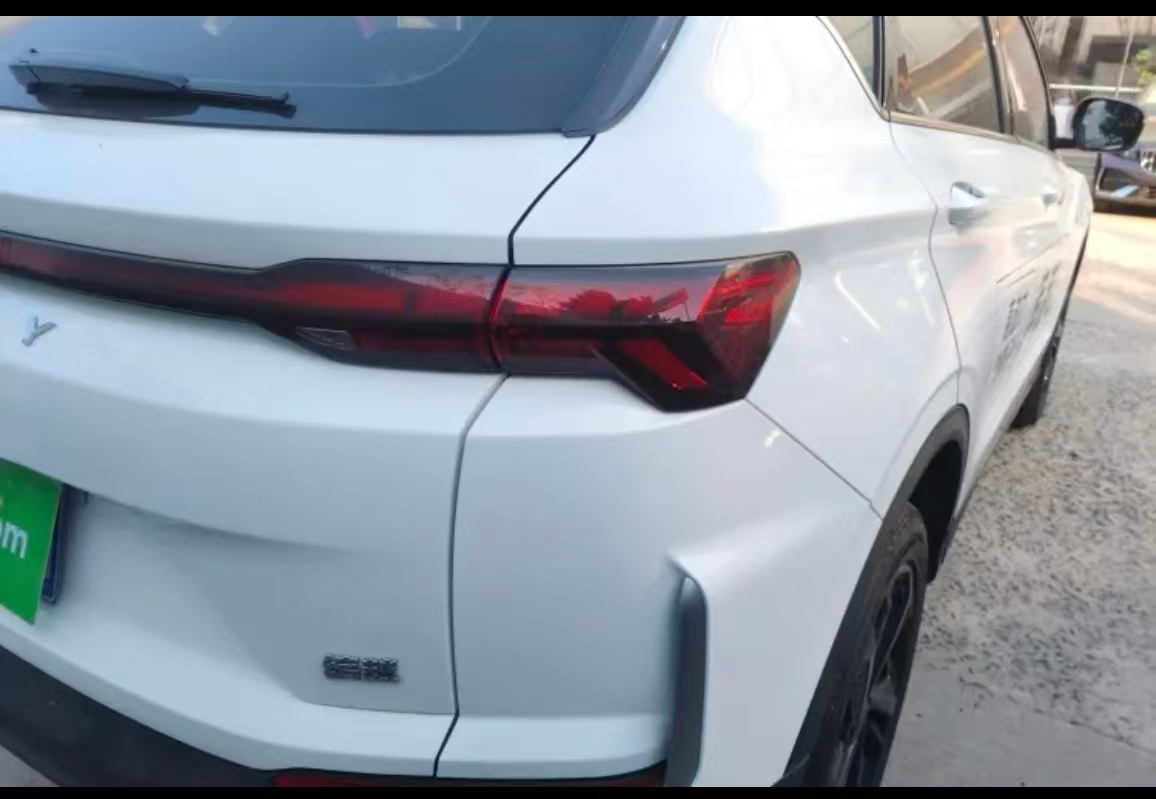 GEELY Coolray 2024 car image #11