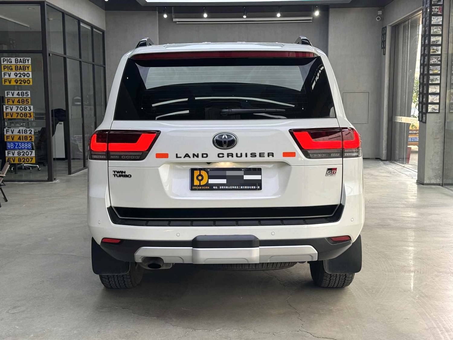 Toyota Land Cruiser (Imported) 2024 immagine di auto #7