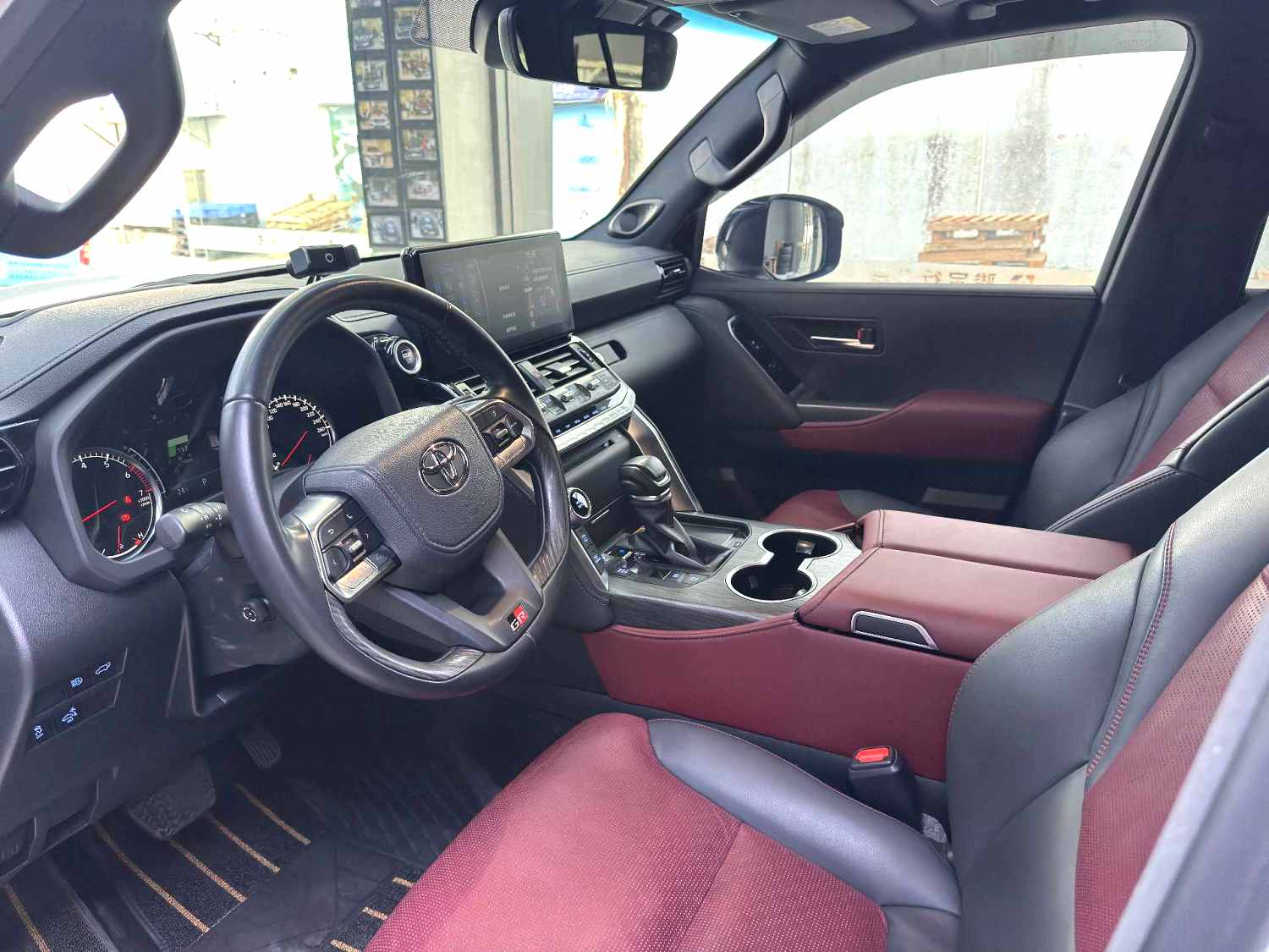 Toyota Land Cruiser (Imported) 2024 immagine di auto #2