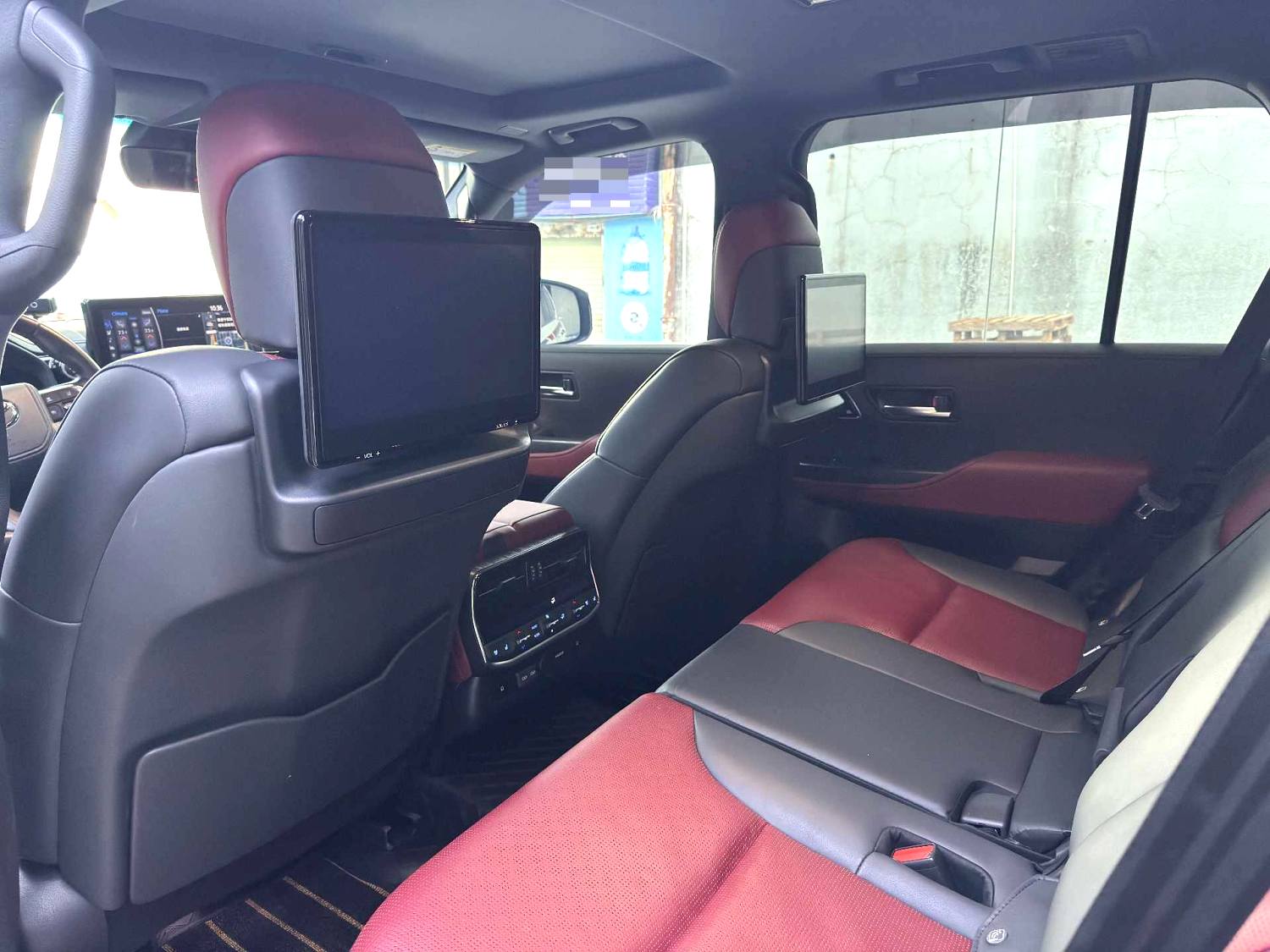 Toyota Land Cruiser (Imported) 2024 immagine di auto #6