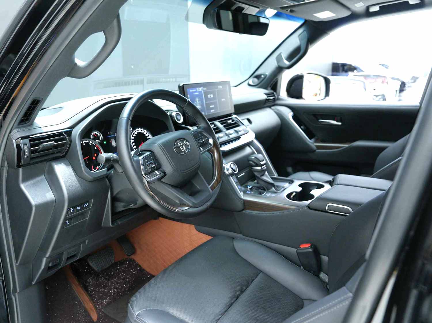 Toyota Land Cruiser (Imported) 2024 #2 Toyota Land Cruiser (Imported) 2024 car image #2