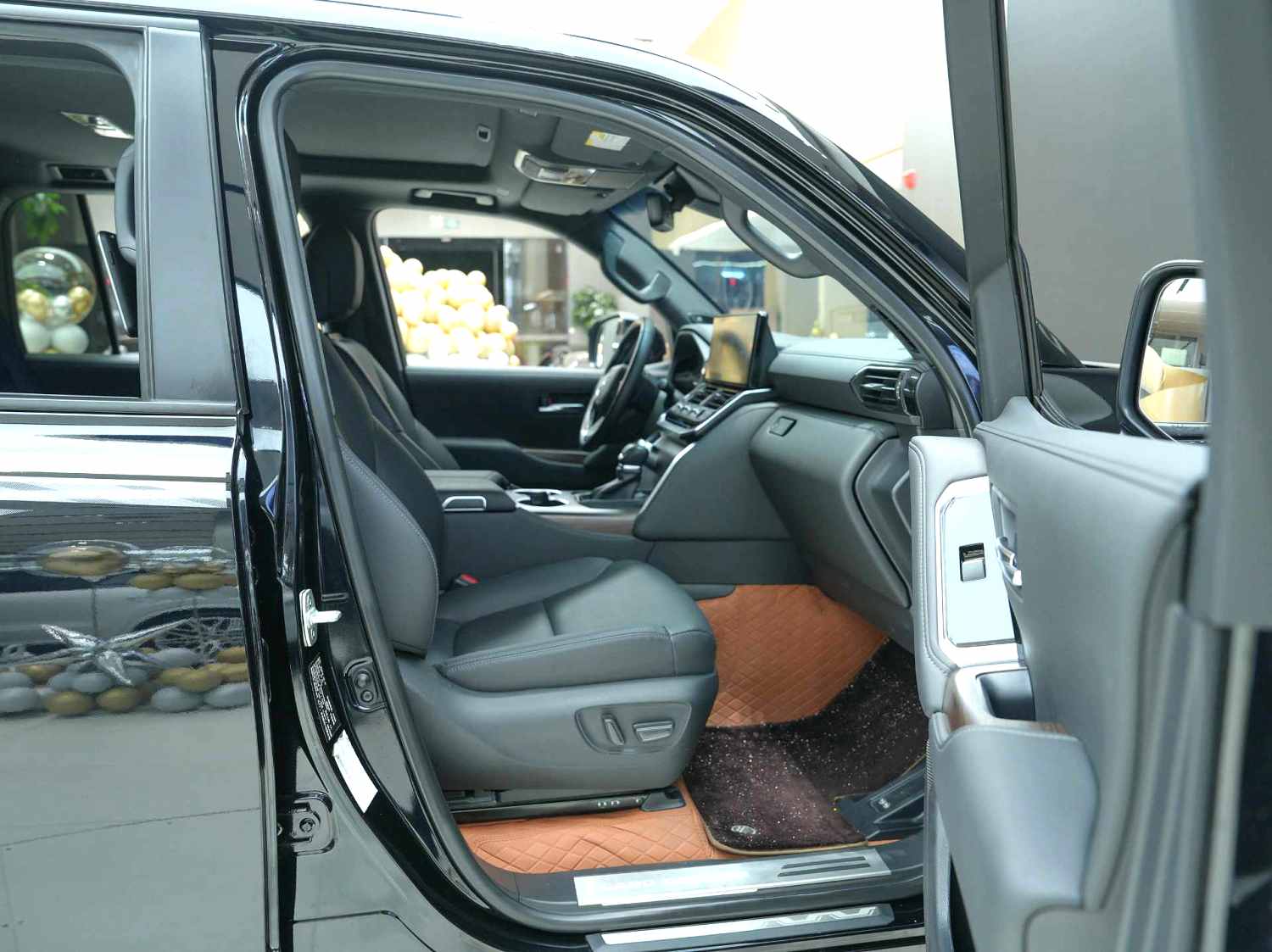 Toyota Land Cruiser (Imported) 2024 #8 Toyota Land Cruiser (Imported) 2024 car image #8