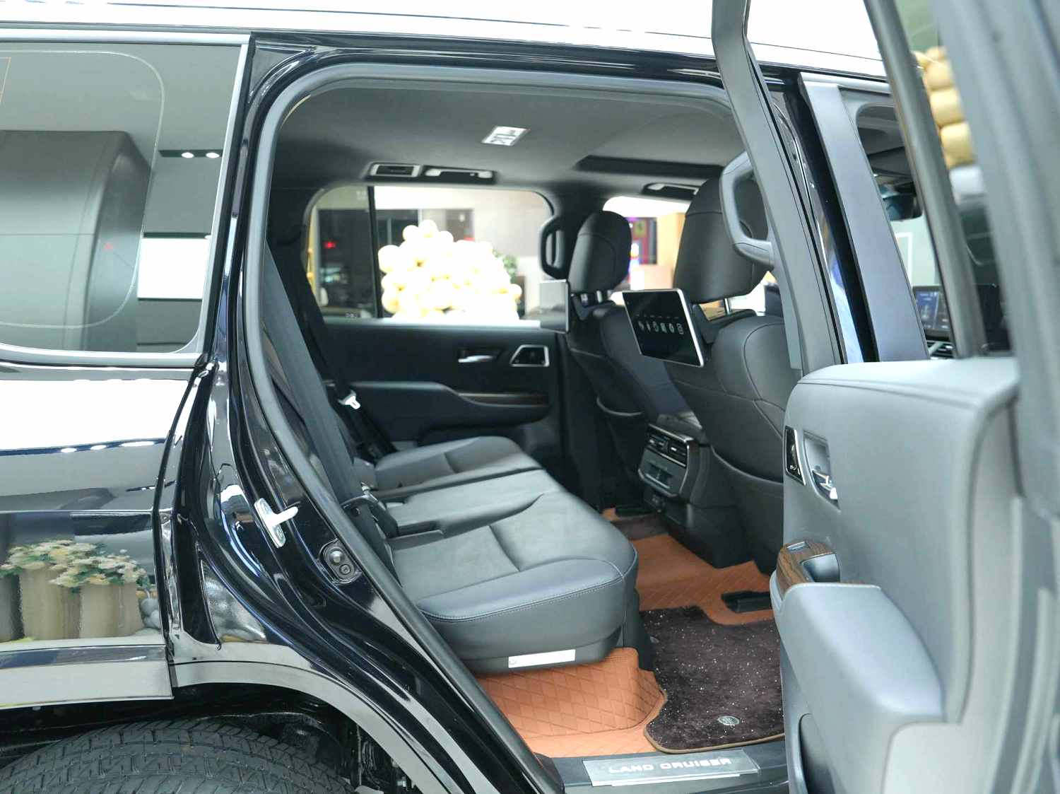 Toyota Land Cruiser (Imported) 2024 #12 Toyota Land Cruiser (Imported) 2024 car image #12