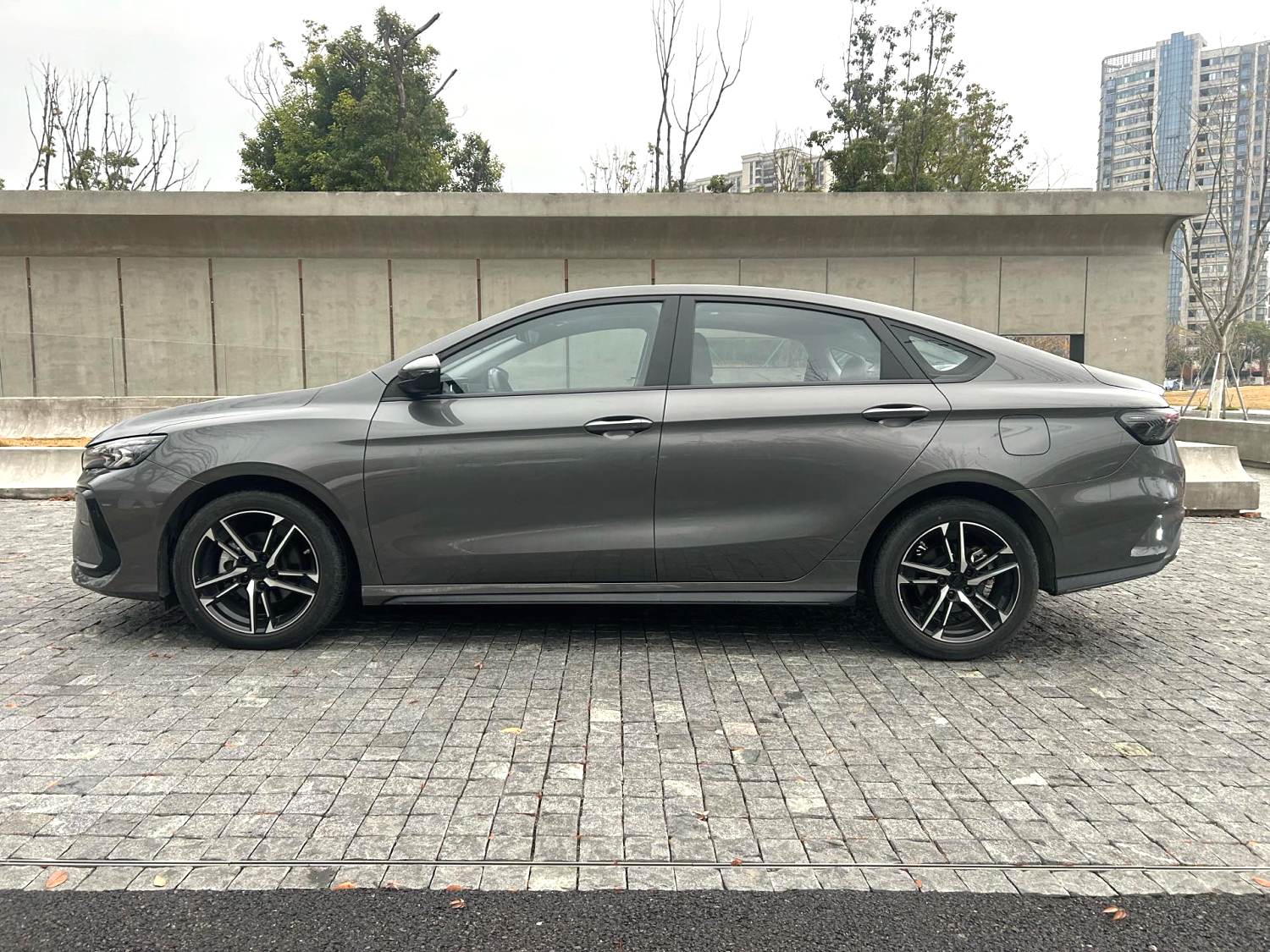 GEELY Binray 2023 car image #5