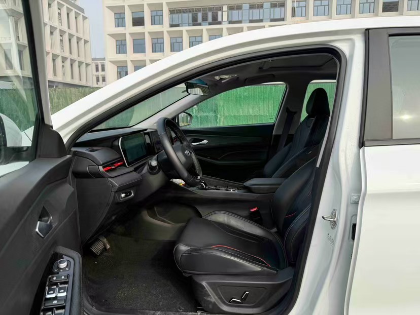 GEELY Coolray 2024 car image #3