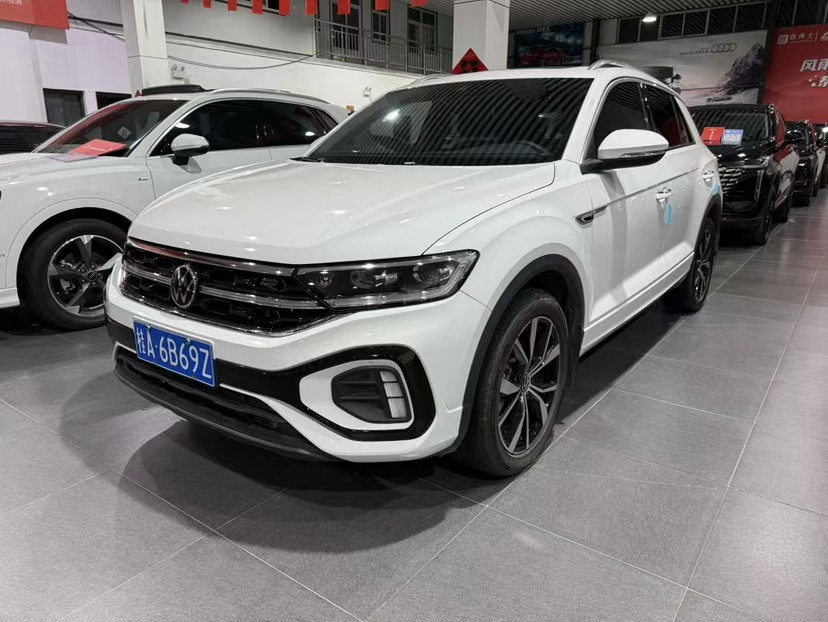 Volkswagen T-Roc 2024 car image 