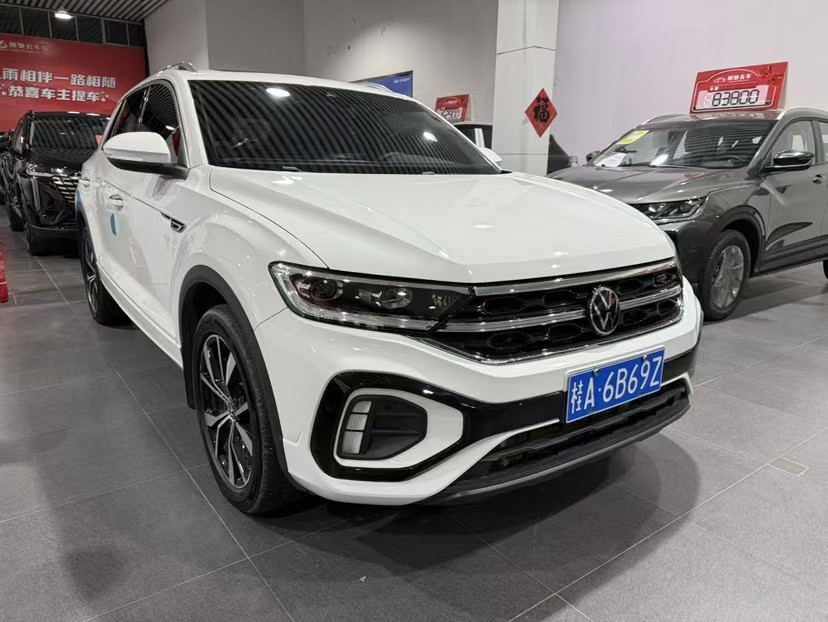 Volkswagen T-Roc 2024 car image #9