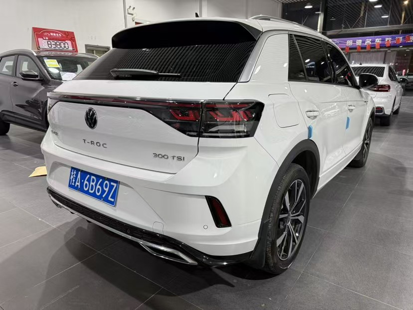 Volkswagen T-Roc 2024 car image #6