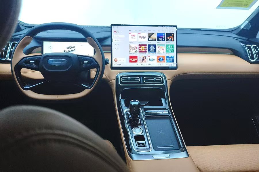 GEELY Boyue L 2025 car image #6