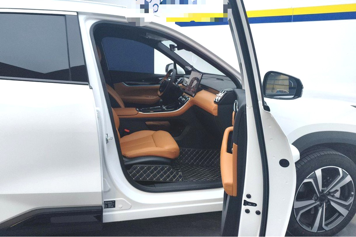 GEELY Boyue L 2025 car image #7