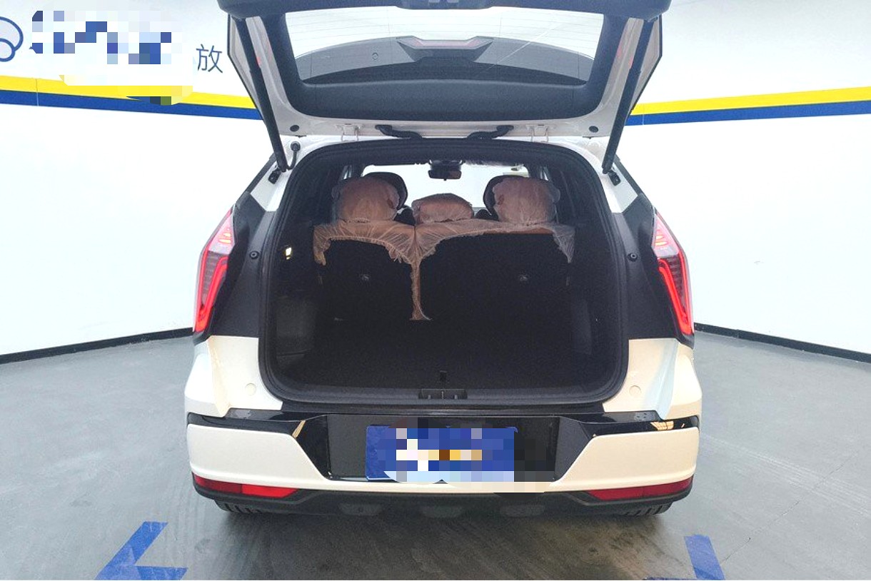 GEELY Boyue L 2025 car image #4