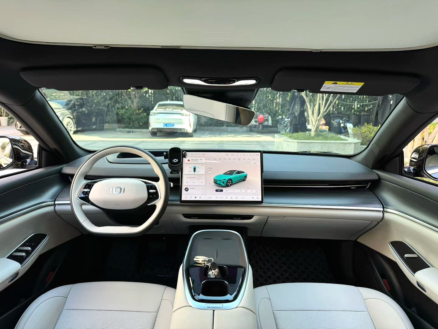 2025 car image #3