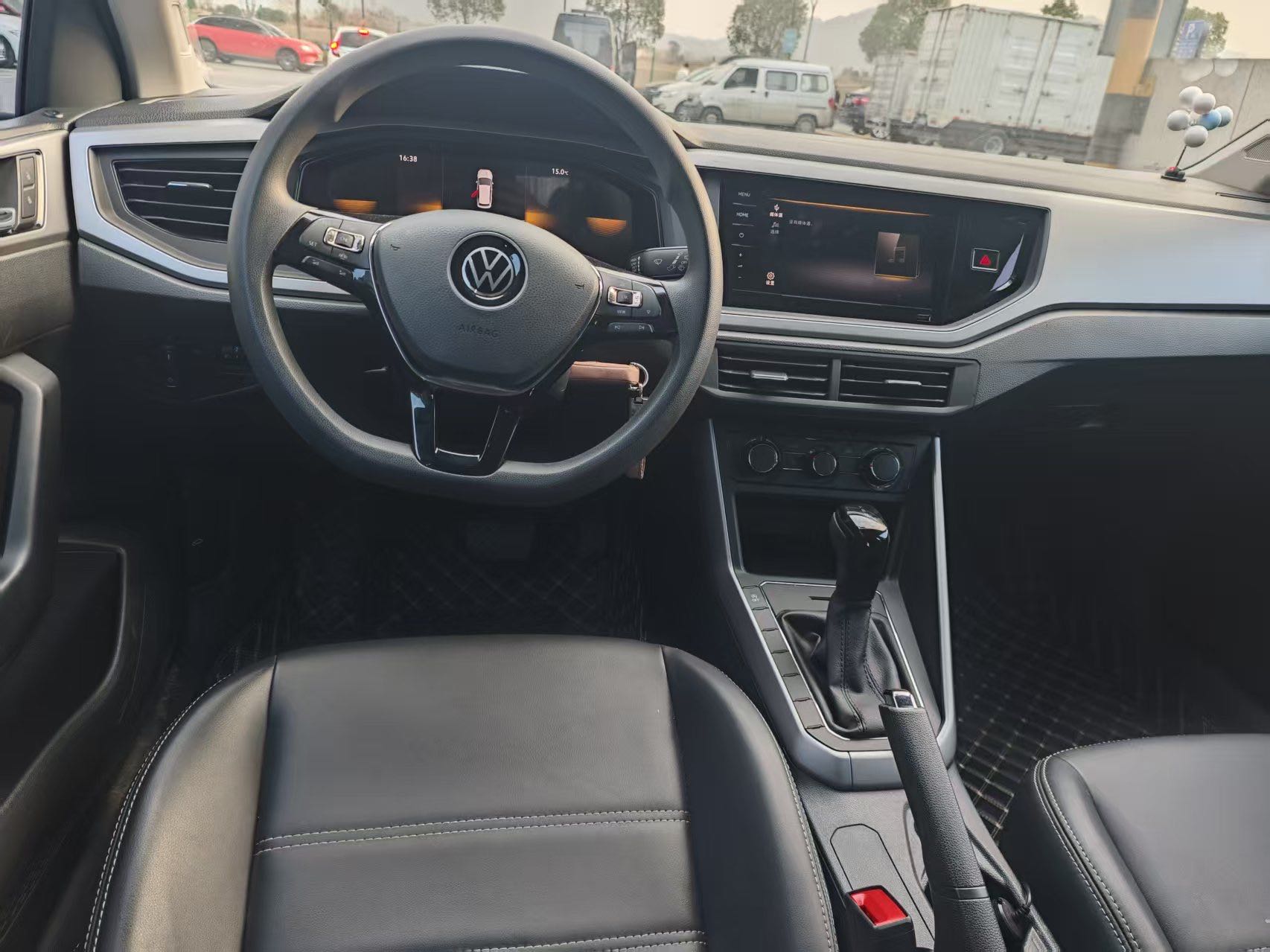 Volkswagen Polo 2023 car image #4