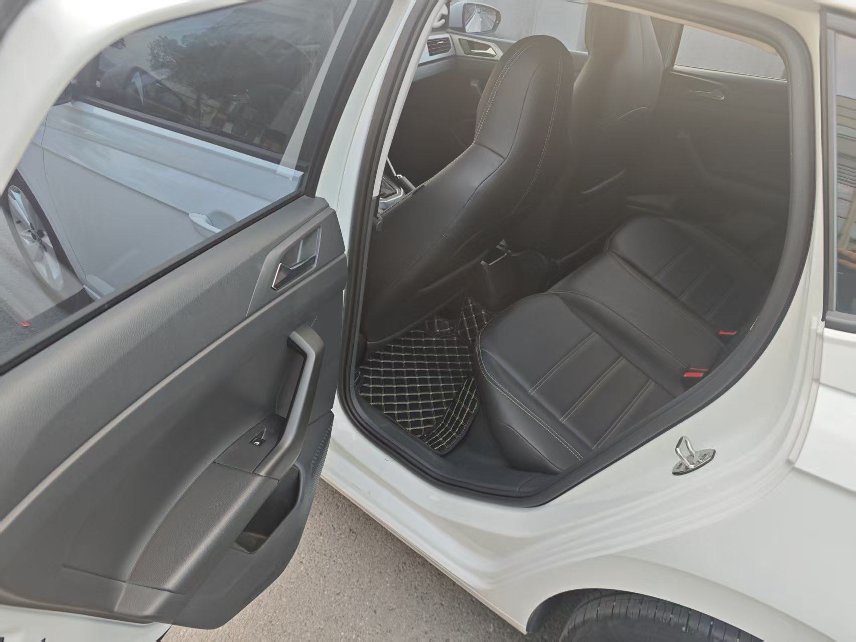 Volkswagen Polo 2023 car image #2