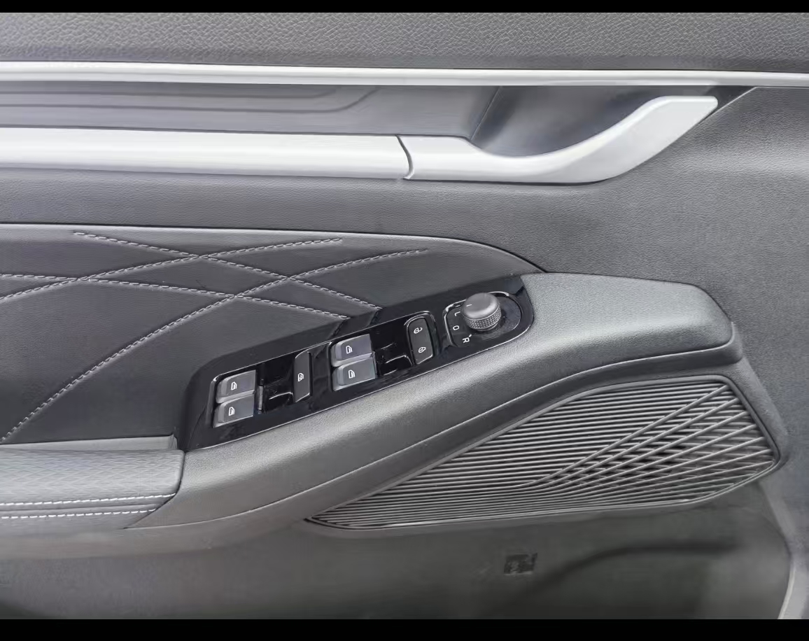 GEELY Emgrand 2025 #20 GEELY Emgrand 2025 car image #20