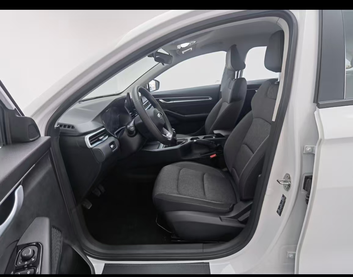 GEELY Emgrand 2025 #15 GEELY Emgrand 2025 car image #15
